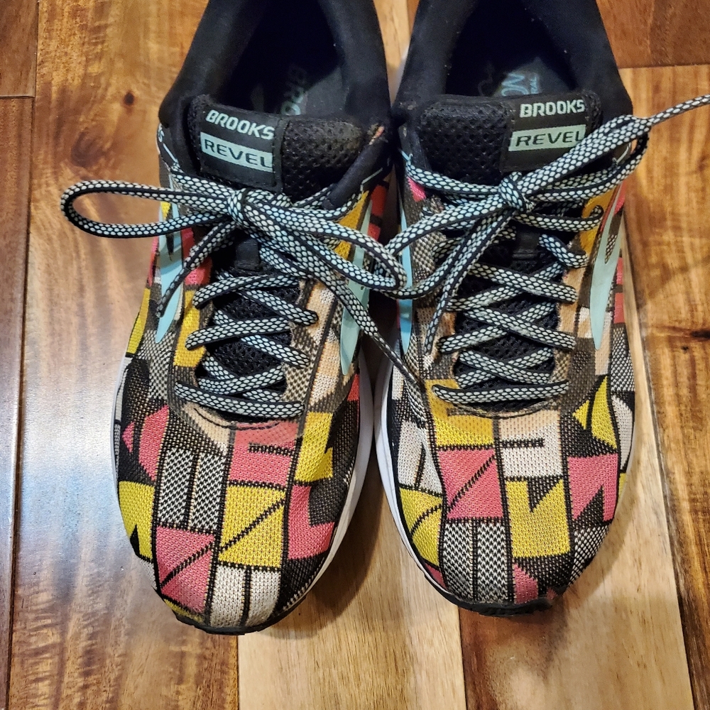 Brooks size 8 1/2. Multi color shoe(box 1)